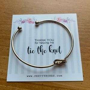 NWOT Knot Bracelet